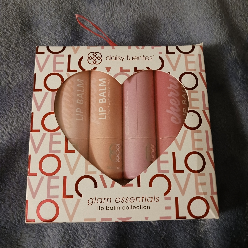 NWT! Daisy Fuentes Lip Balm Set (4pk)